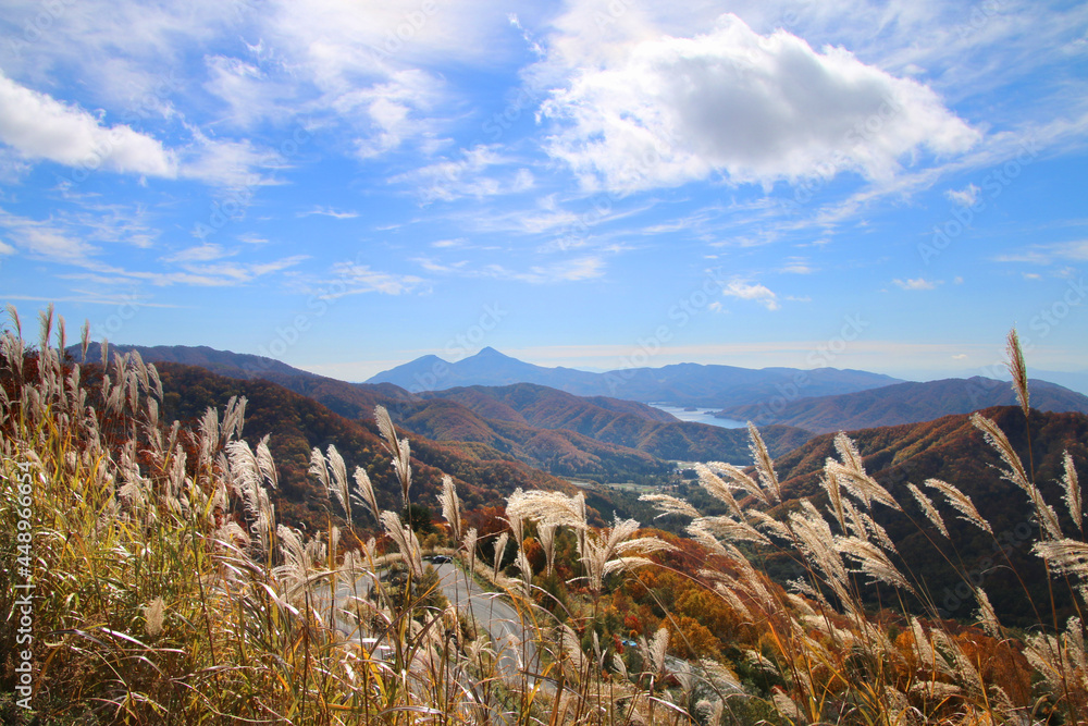 秋の西吾妻スカイバレー（裏磐梯・北塩原村）