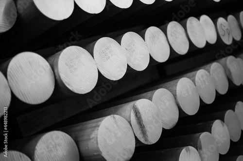 bricks,bars,Ingots aluminum raw materials. Non-ferrous.
