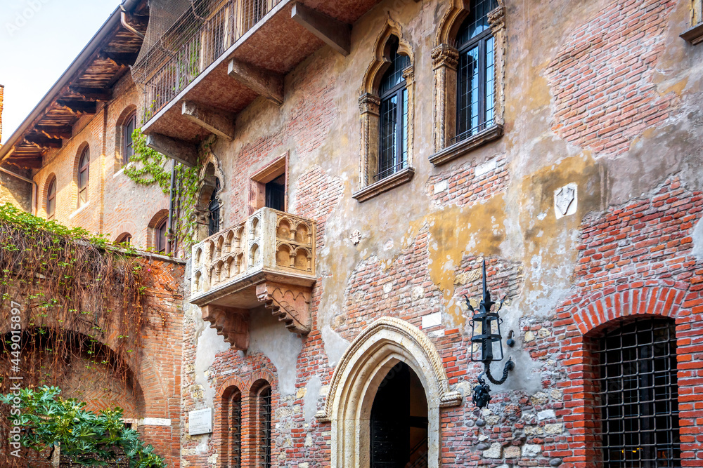 Romeo Haus, Verona, Venetien, Italien  - obrazy, fototapety, plakaty 