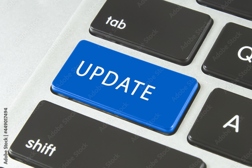 Fototapeta premium Update button on keyboard with soft focus