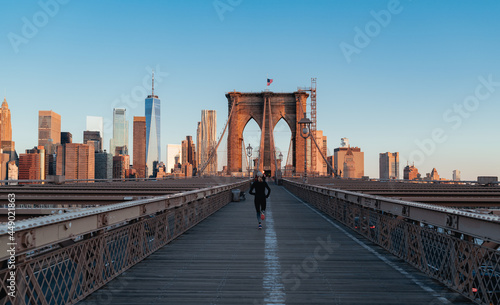 Fototapeta Naklejka Na Ścianę i Meble -  city bridge city people running sport morning sunrise BROOKLYN New York beautiful place panorama manhattan  