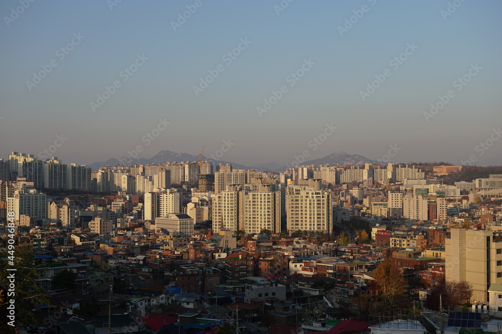 Naklejka premium 서울의 아파트와 집들