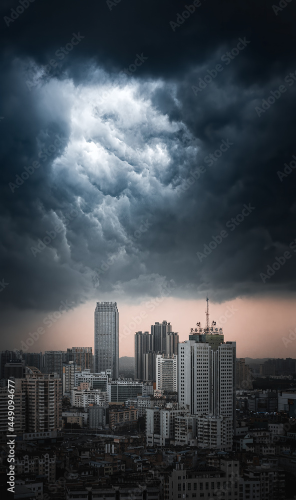 Fototapeta premium city skyline with cloud