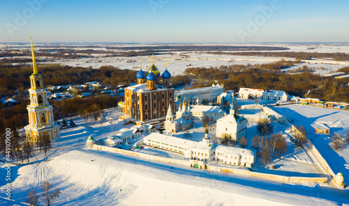 Bild auf Leinwand Scenic aerial view of architectural complex of ancient Ryazan Kremlin on sunny w