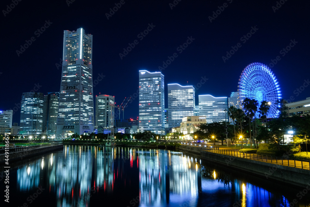 Naklejka premium 神奈川県横浜市みなとみらいの夜景