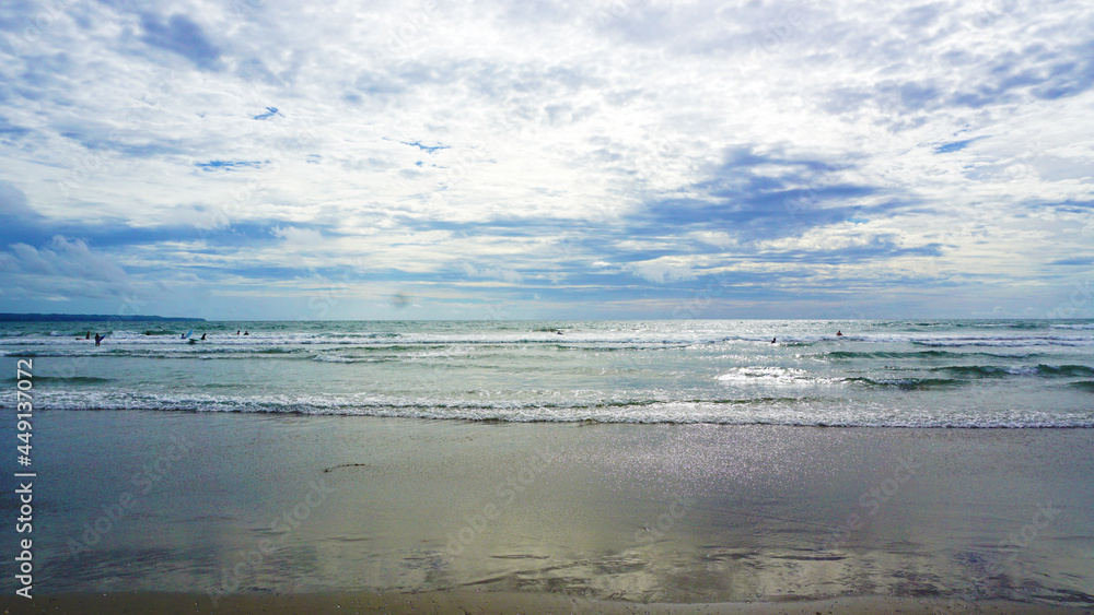 Obraz premium View of Seminyak Beach to welcoming sunset in Bali, Indonesia