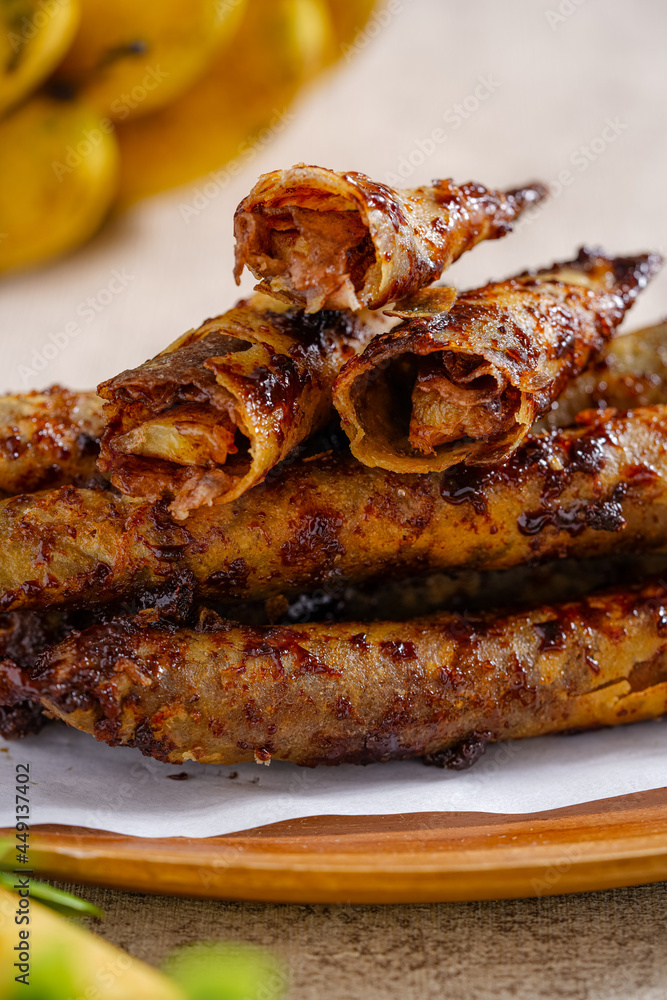 Piscok or banana chocolate is traditional snacks from Indonesia. made of fried banana wrapped in spring roll skin. Piscok or banana chocolate is traditional snacks from Indonesia. made of fried banana wrapped in spring roll skin.