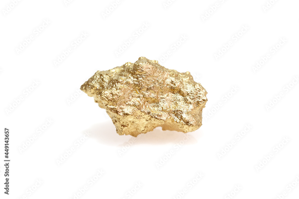 Obraz premium Gold nuggets natural on a white background.