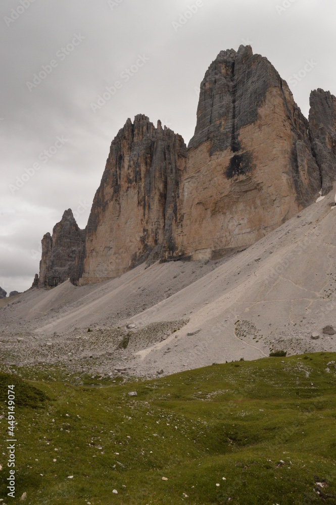 Hiking and backpacking through the amazing nature and landscapes of the Italian Dolomite Mountains in Northern Italy