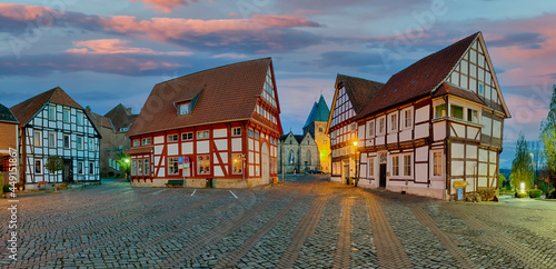 Marktplatz Obernkirchen beleuchtet Abendrot photo