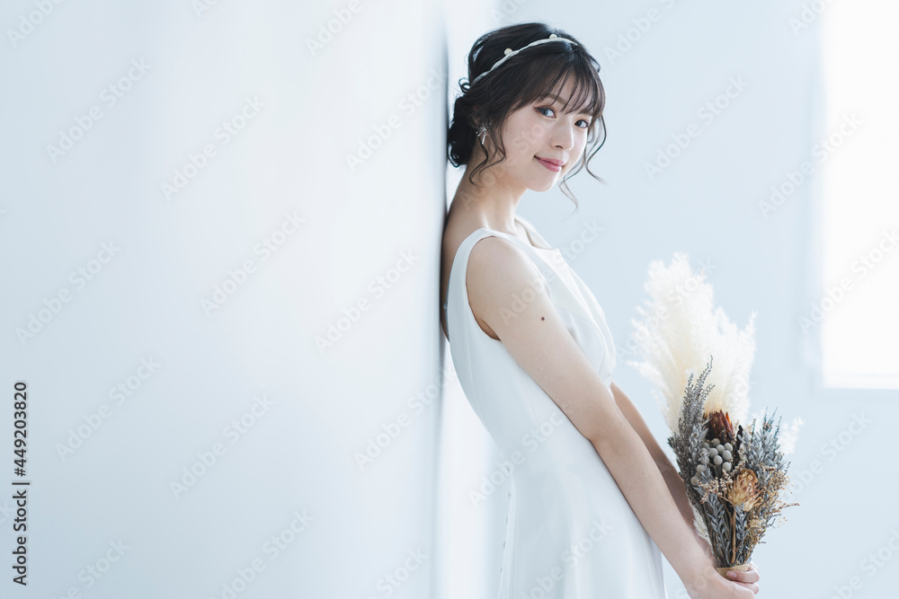 ウェディングドレスを着た花嫁