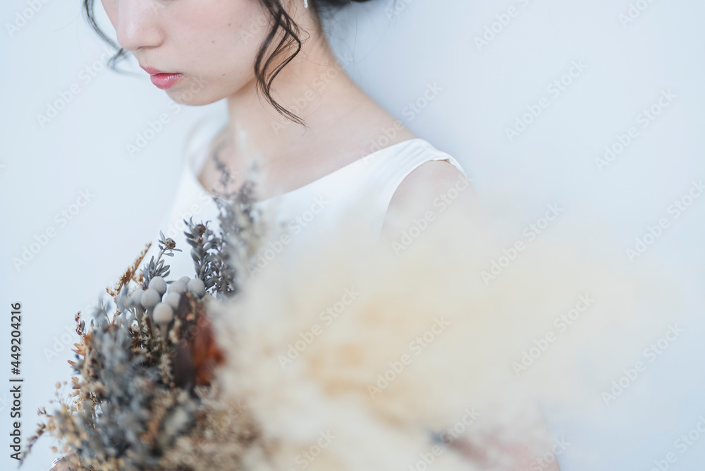 ウェディングドレスを着た花嫁