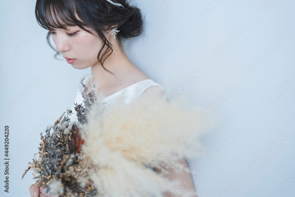 ウェディングドレスを着た花嫁