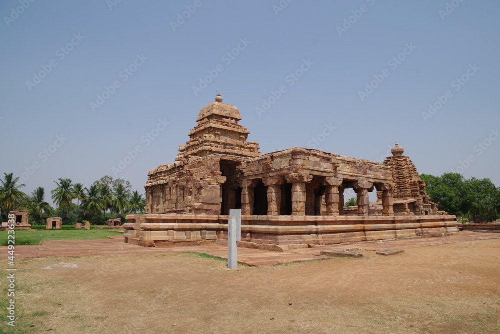 インド　世界遺産パッタダカルの建造物群