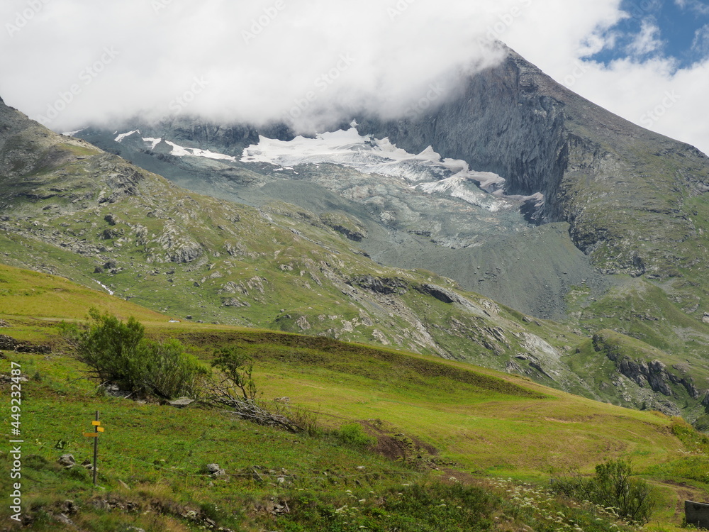 glacier des grandes pareis, au fond de la vallée de l'avérole, Haute Maurienne