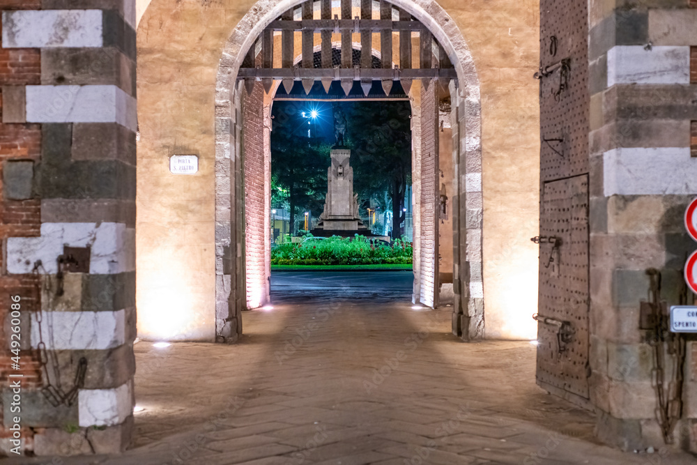Porta San Pietro at night, Lucca - Tuscany. Porta San Pietro at night, Lucca - Tuscany.