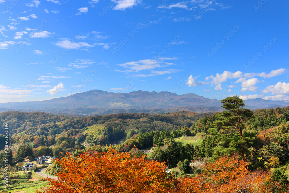 Fototapeta premium 秋の安達太良山（福島県・二本松市）