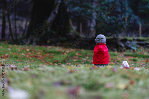 苔と地蔵