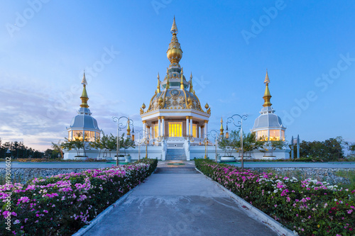 Canvas Print Wat thung setthi is a beautiful temple at sunset sky  in Khon Kaen thailand
