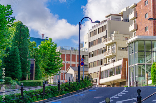 Foto 東京、赤坂にある薬研坂の風景
