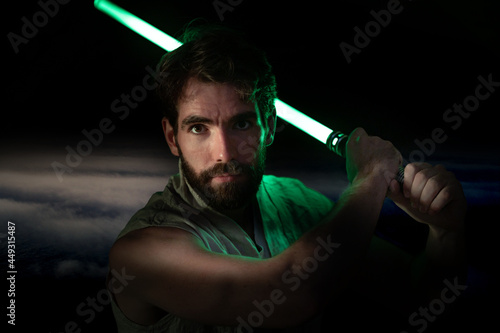 Jediportrait mit der Macht des Lichtschwerts photo