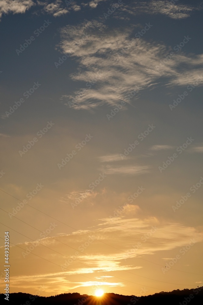 Fototapeta premium 朝日焼けの空