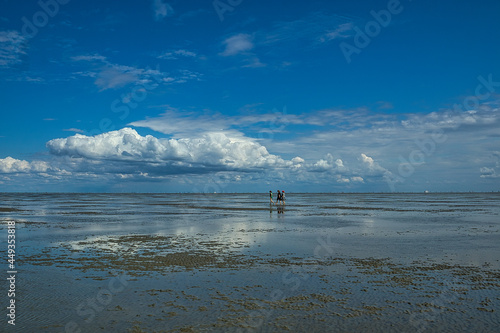 walking on the reflexion water 
