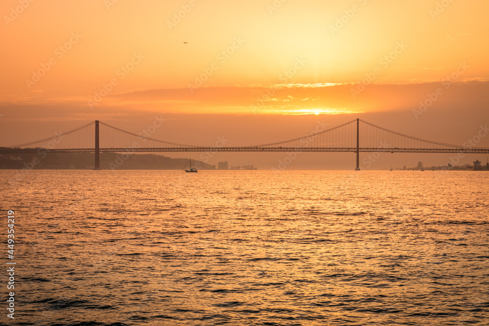 Obraz premium Sonnenuntergang Lissabon