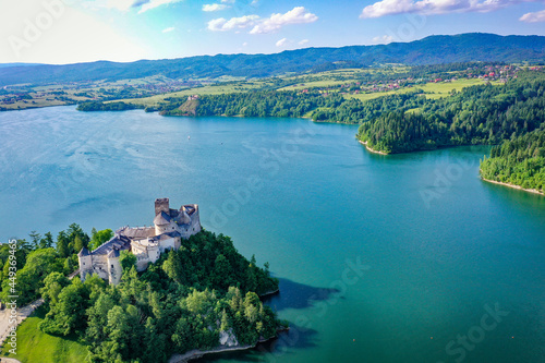 Zamek Dunajec w Niedzicy, Pieniny, Jezioro Czorsztyńskie, Czorsztyn © Jakub