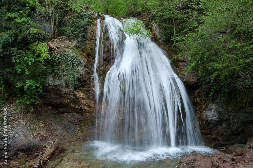 Obraz premium waterfall in the forest