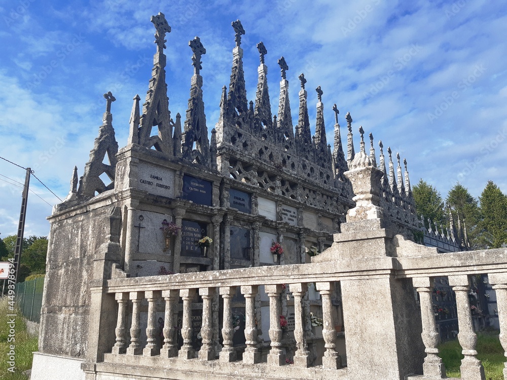 Torres de cantería del cementerio de San Xoán de Alba, Galicia