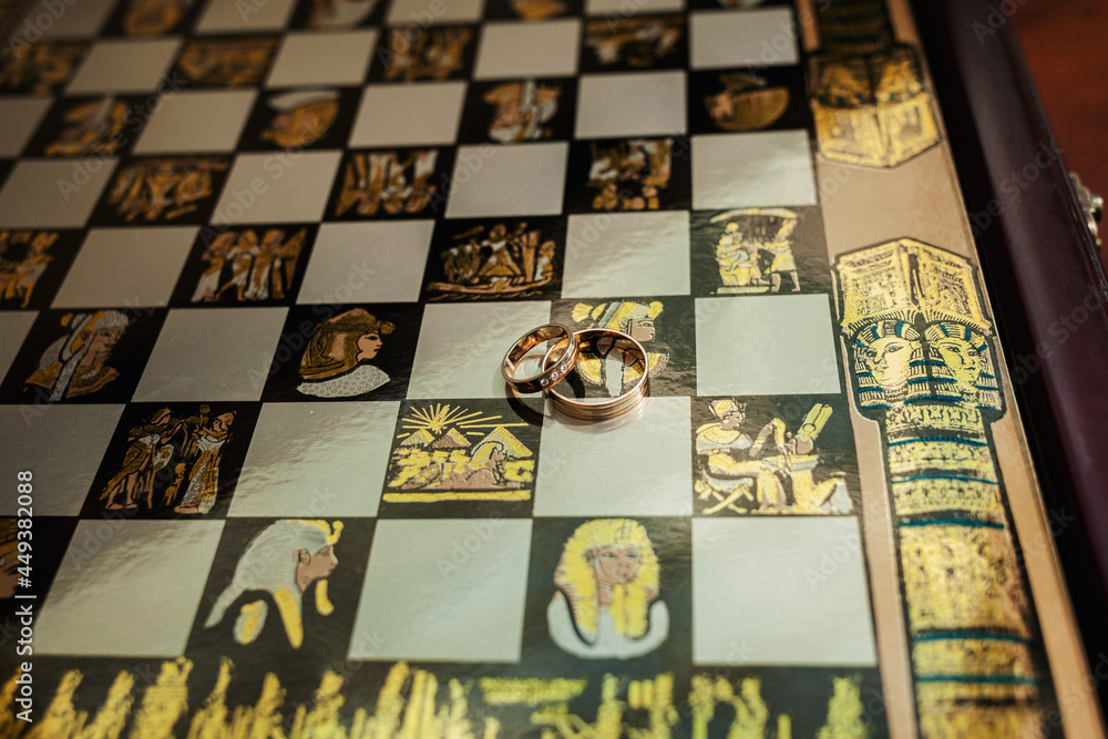 Obraz premium two golden wedding rings