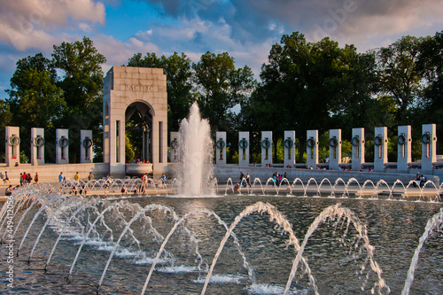 Obraz na plátně The National World War II Memorial, Washington, DC