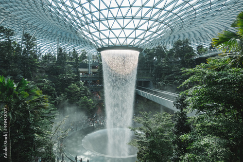 jewel fountain in singapore