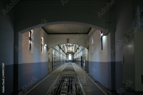 監獄の監視廊下
