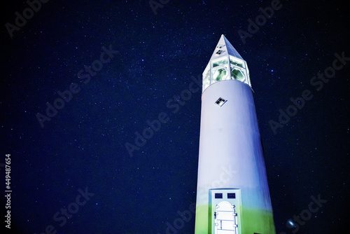 夜の星空と灯台/三浦半島城ヶ崎/lighthouse © monstrose