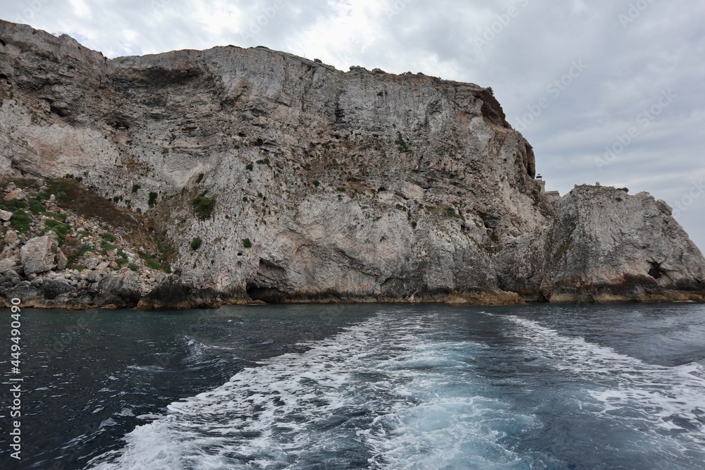 Isole Tremiti - Cala del Bue Marino dalla barca