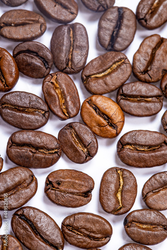 Coffee beans with uniform color