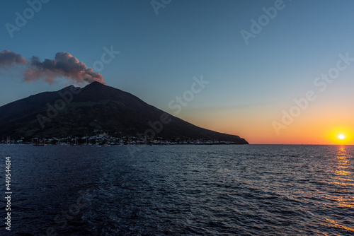 Stromboli im Sonnenuntergang