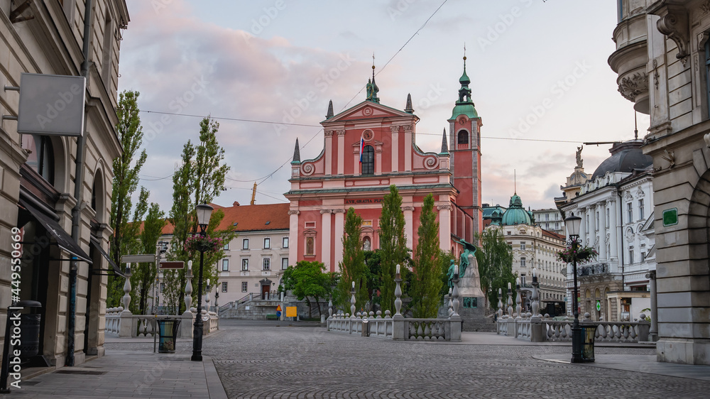 Fototapeta premium View of the Church of the Annunciation in Ljubljana and Prešeren Square. Center of Ljubljana in Slovenia.