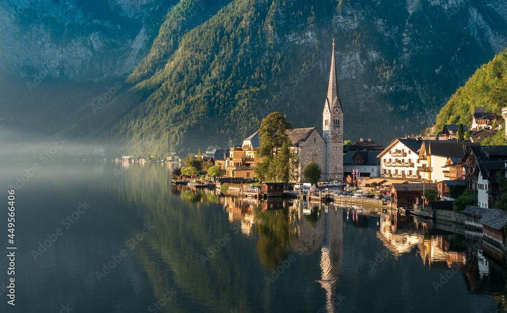 Fototapeta premium View of Hallstatt Austria early in the morning