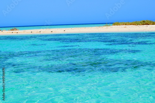 island umluj beach with water 