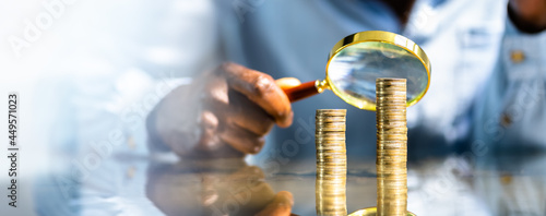 фотографія Gender Pay Gap. Comparing Wages
