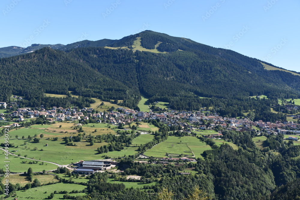 Obraz premium mountain trentino, italia, landscape, monte cornetto,