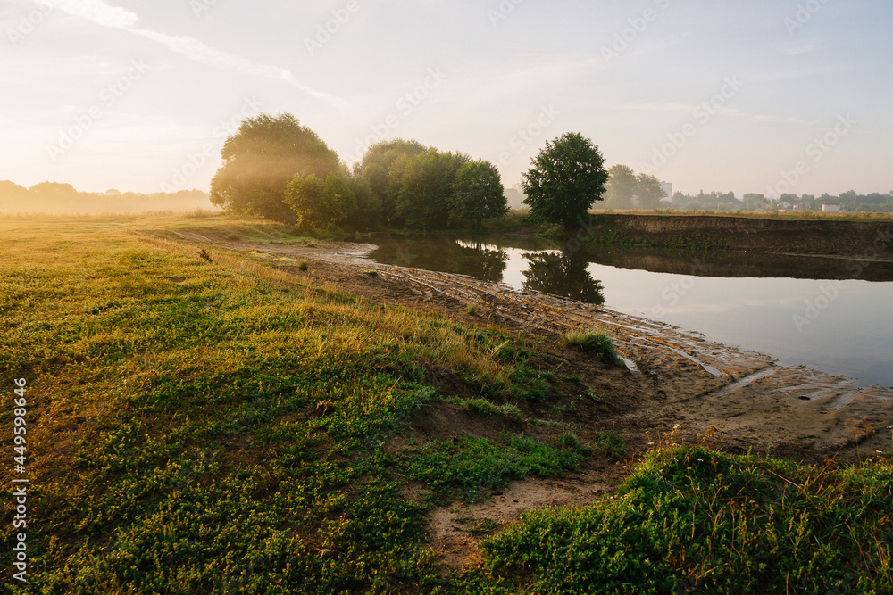 Obraz premium morning on the river