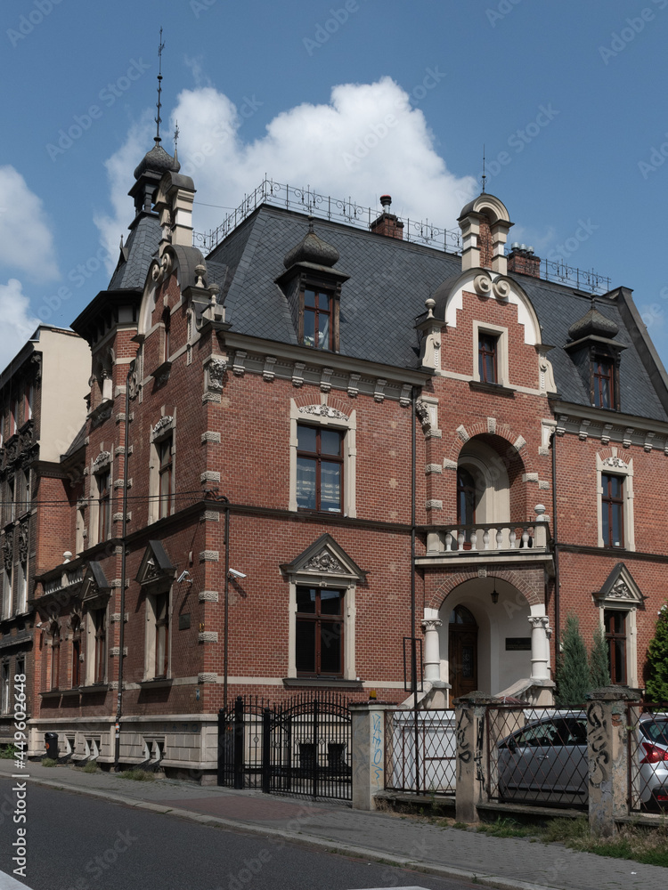 Fototapeta premium Kamienica przy ul. Wojewódzkiej. Katowice 