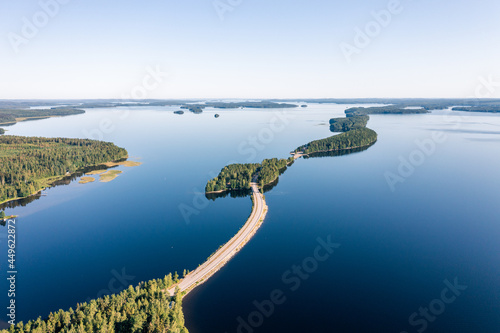 Fototapeta Naklejka Na Ścianę i Meble -  Pulkkilanharju ridge road between lakes in Päijänne National Park, Finland