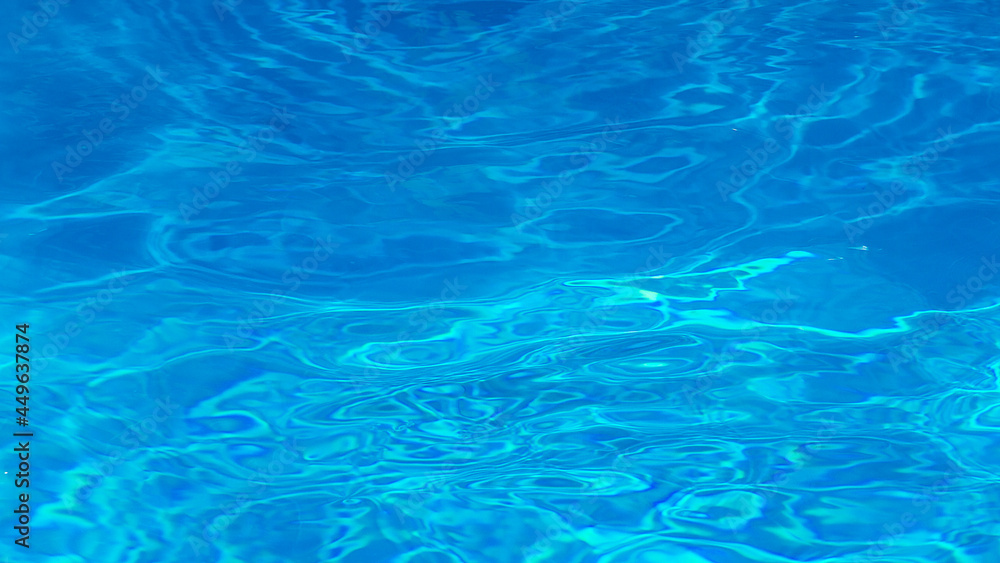 Wassertextur im Schwimmbad