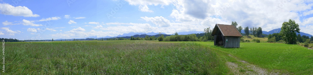Panoramaaufnahme Murnauer Moos mit Schutzhütte Panoramaaufnahme Murnauer Moos mit Schutzhütte