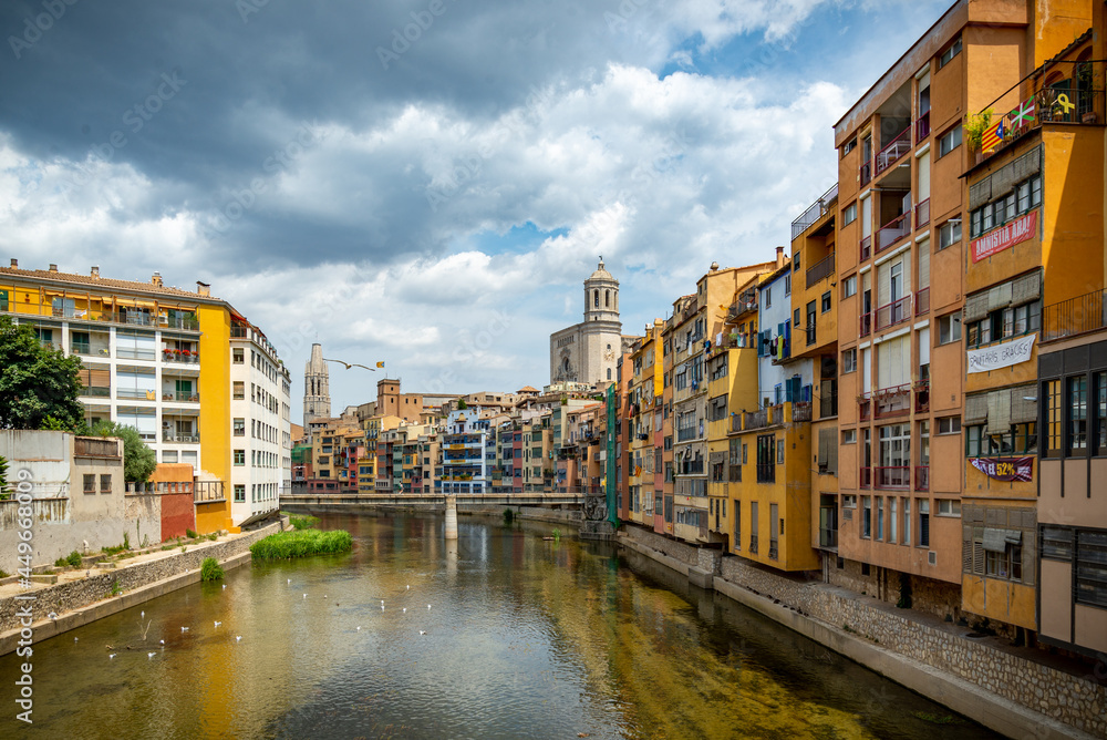 Casco histórico y judería de Girona (España), uno de los barrios mejor conservados de España y Europa.	